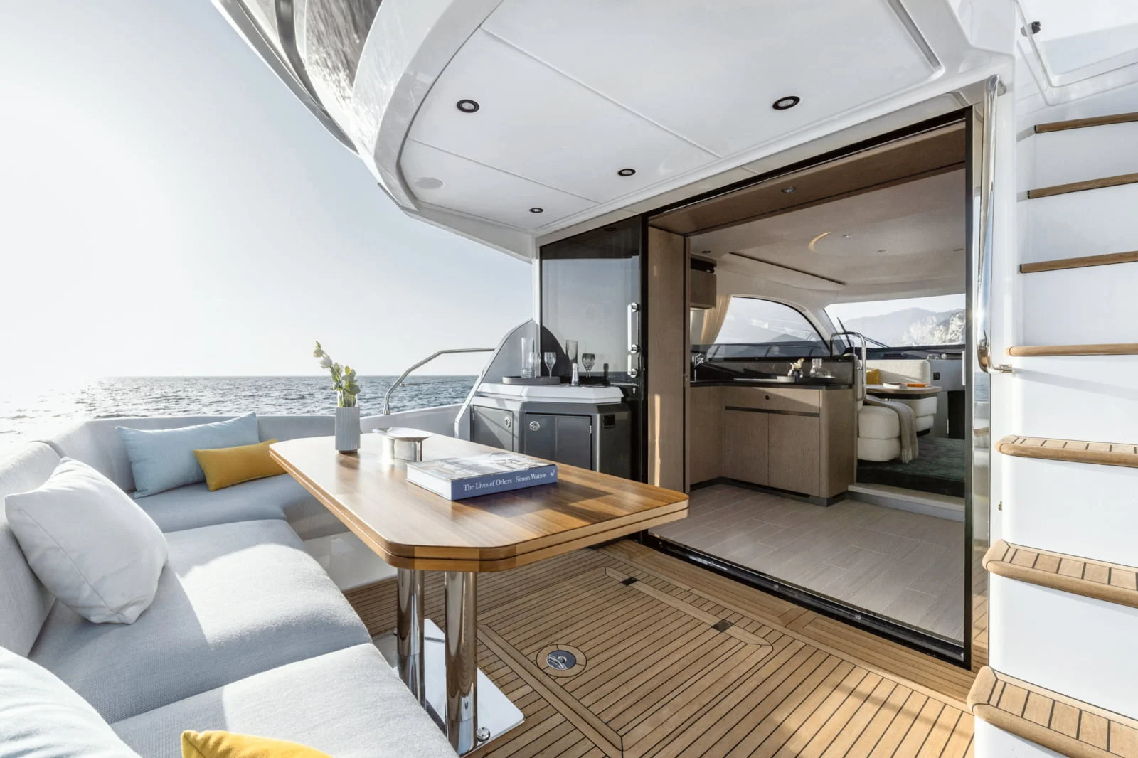 1 Giorno in Barca Costa Smeralda - Green Charter Azimut-Fly-53-Cockpit-2