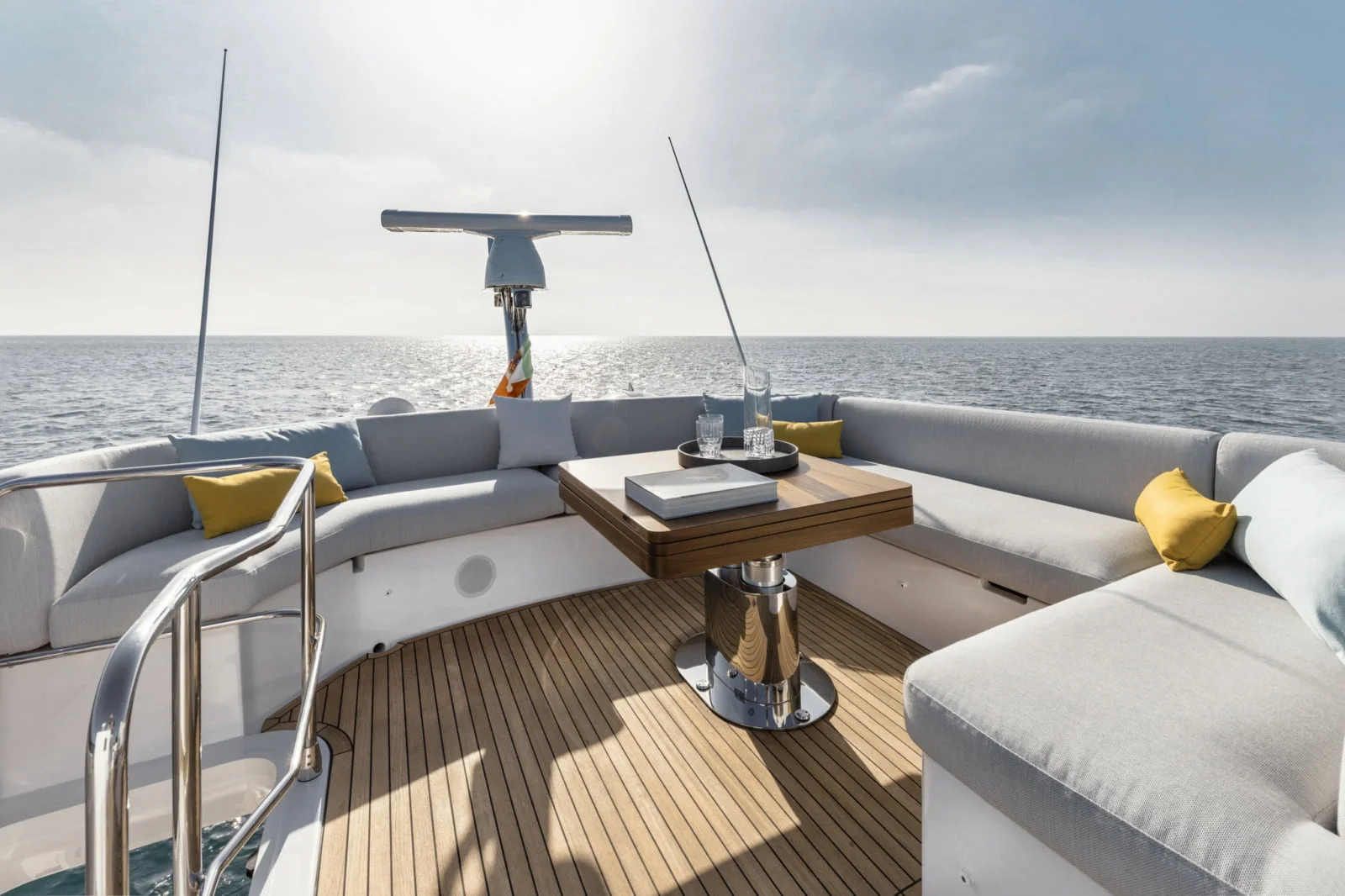 1 Giorno in Barca Costa Smeralda - Green Charter Azimut-Fly-53-Flybridge-1