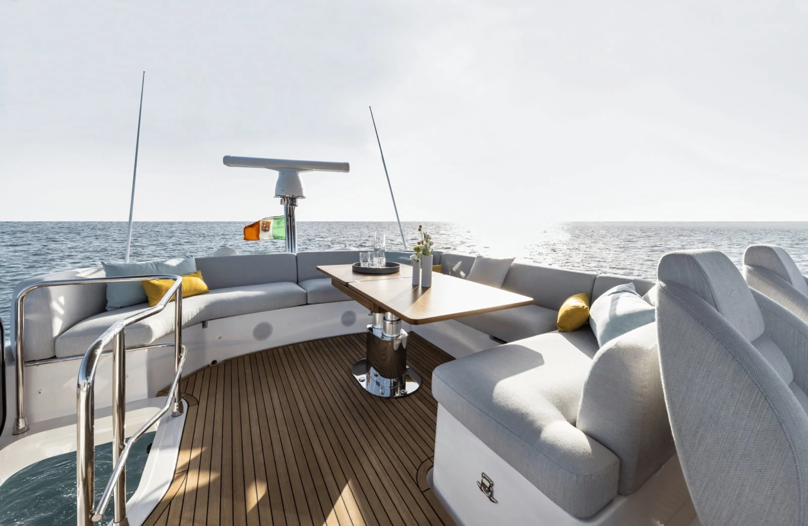 Azimut Fly 53 - Green Charter Azimut-Fly-53-Flybridge-4