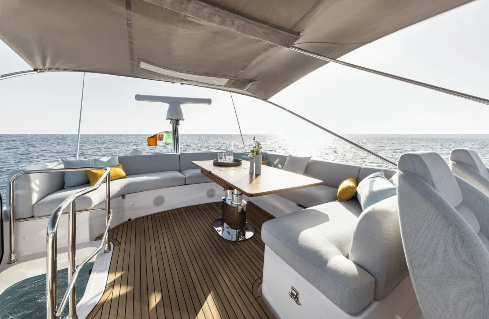 1 Giorno in Barca Costa Smeralda - Green Charter Azimut-Fly-53-Flybridge-5