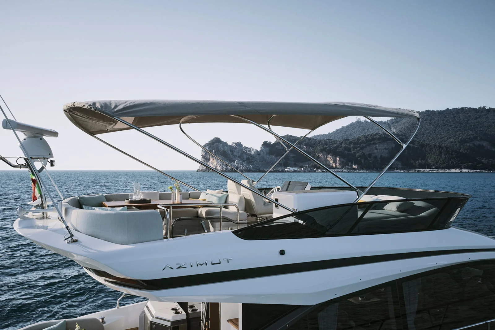 1 Giorno in Barca Costa Smeralda - Green Charter Azimut-Fly-53-Flyrbidge-with-Bimini