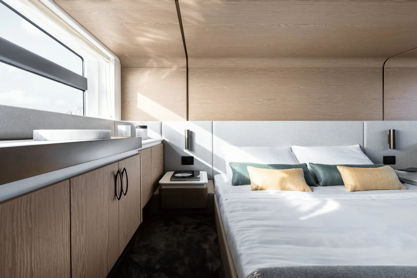 Azimut Fly 53 - Green Charter Azimut-Fly-53-Owner-Suite-3