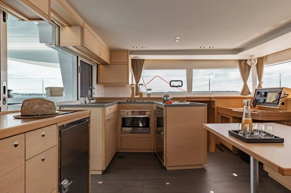 Catamaran Lagoon 450 - Green Charter Lagoon-45-Nemesis-05-interni