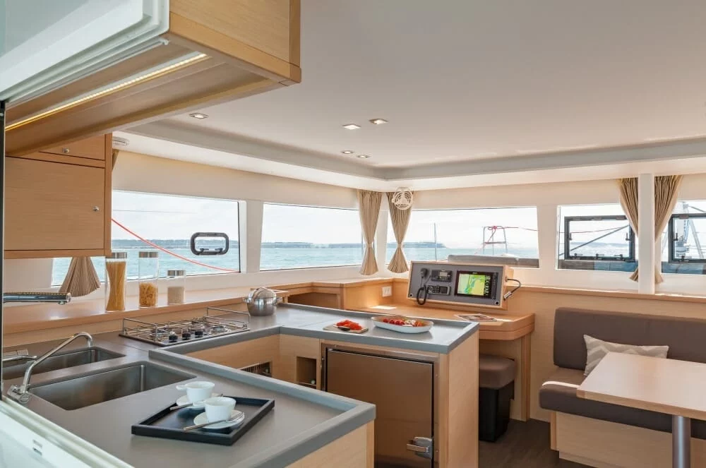 Catamaran Lagoon 450 - Green Charter Lagoon-45-Nemesis-08-interni