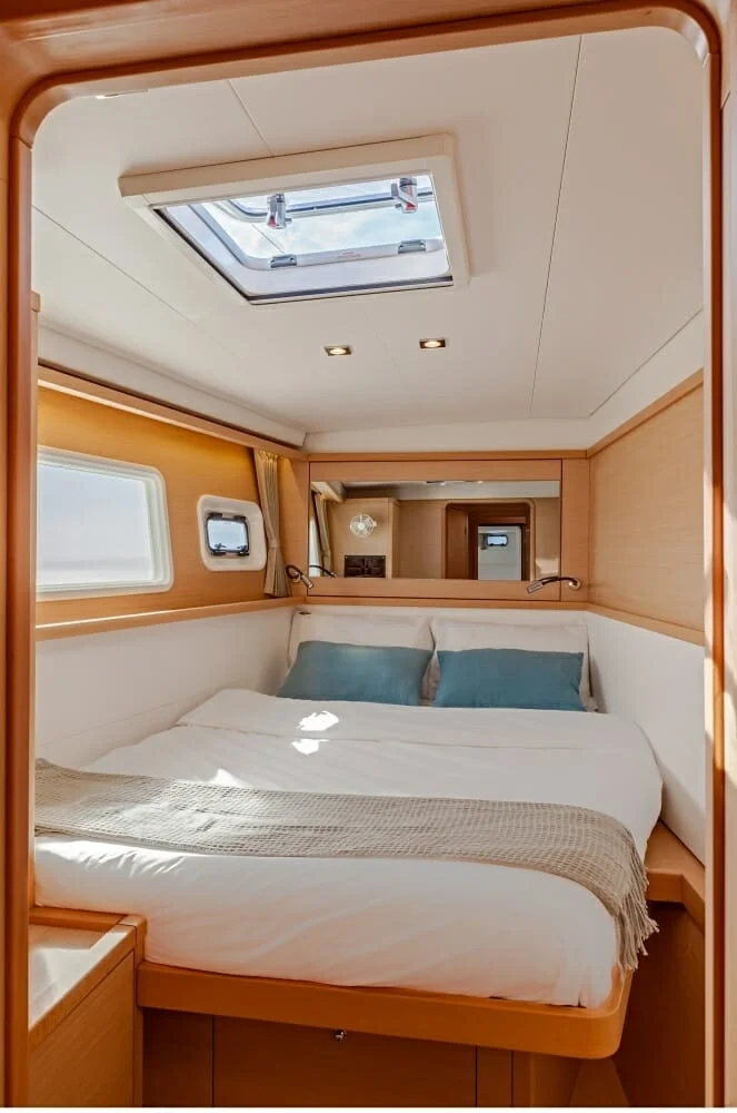 1 Giorno in Catamarano Isole La Maddalena - Green Charter Lagoon-45-Nemesis-09-interni