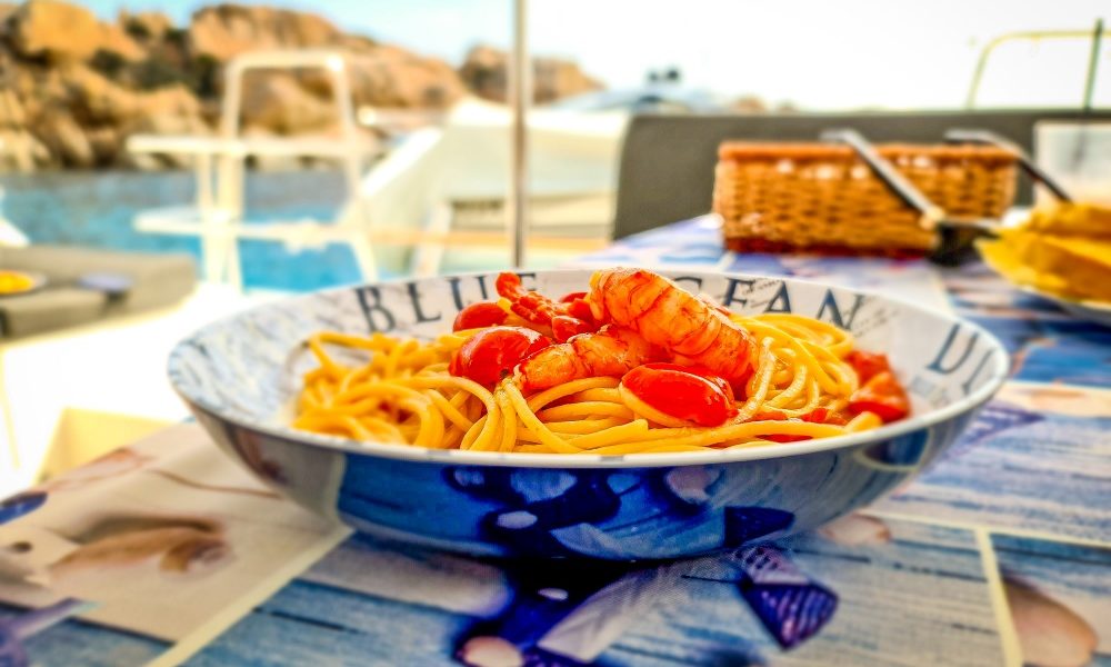 Charter giornalieri e di mezza giornata da Villasimius - Green Charter Pasti preparati con ingredienti freschi e locali