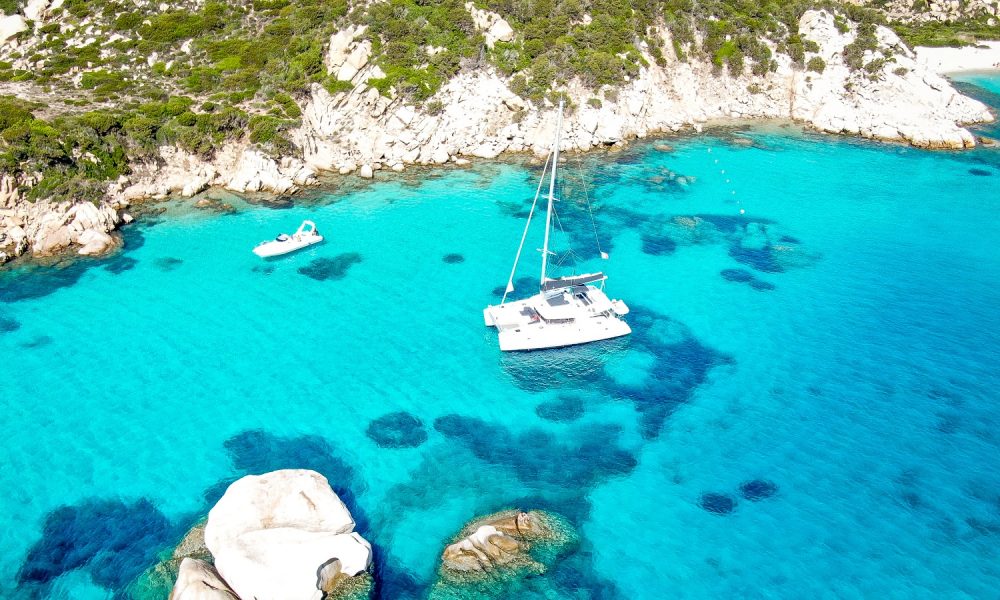 Charter giornalieri e di mezza giornata da Villasimius - Green Charter Alla scoperta di calette e baie blu